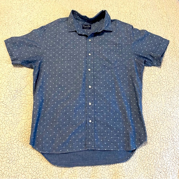 Treats Other - Men’s Chambray Star Print Shirt – Short Sleeve Button-Up‎ by Treats – Size Med